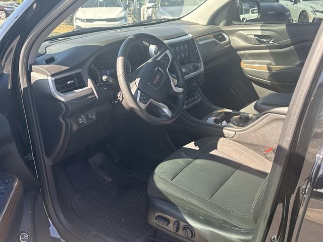 Used 2023 GMC Acadia SLE w/ Driver Convenience Package image 3