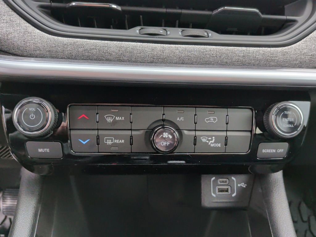 New 2026 Jeep Compass Latitude AWD/4WD image 29