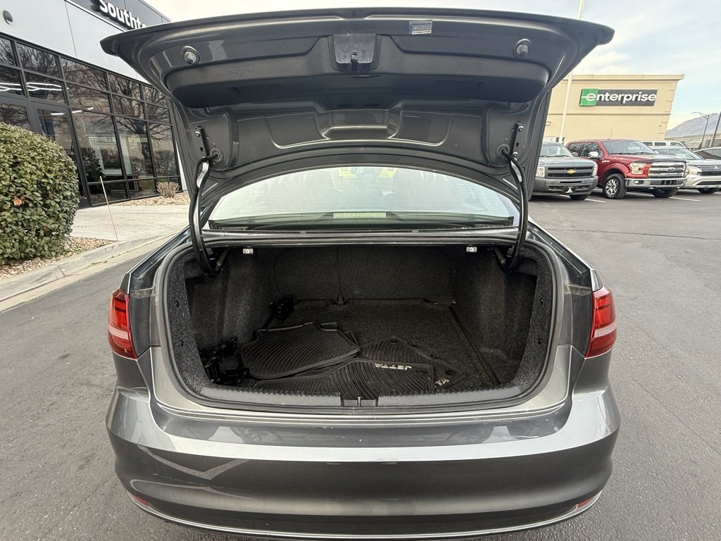 Used 2017 Volkswagen Jetta S image 25