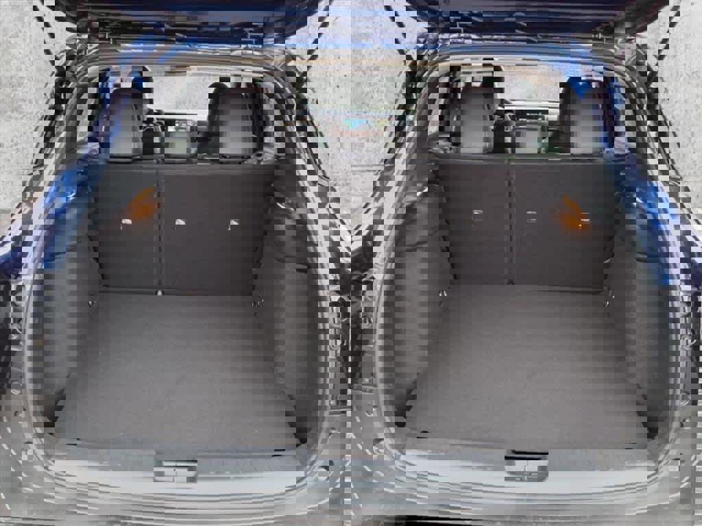 New 2025 Nissan Kicks SR image 11