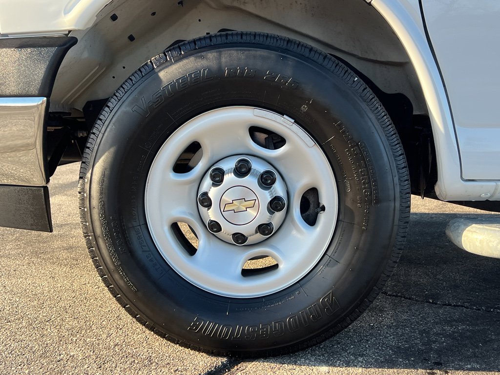 Used 2024 Chevrolet Express 2500 w/ Driver Convenience Package image 10