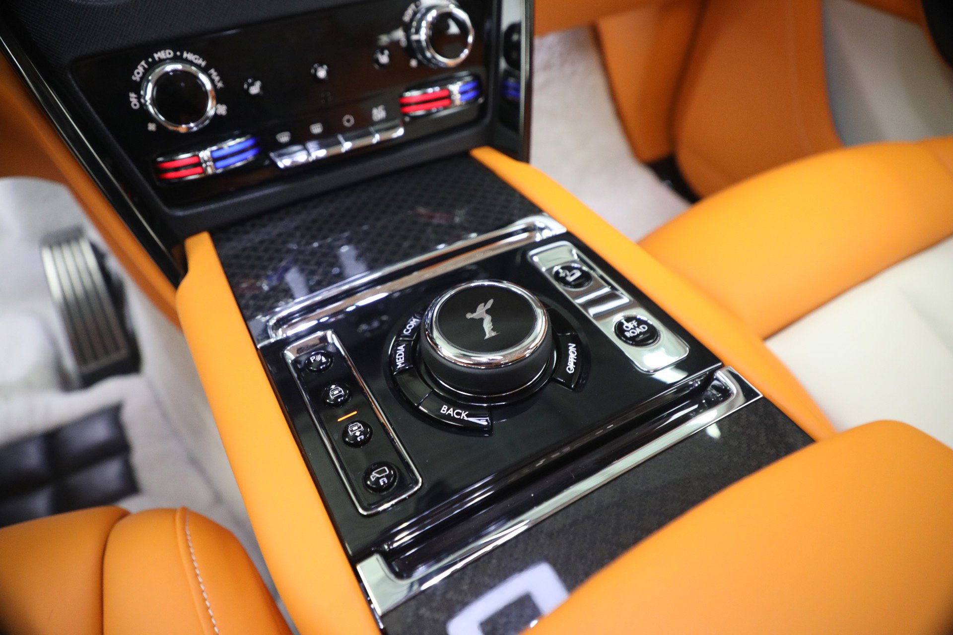 Certified 2023 Rolls-Royce Cullinan Black Badge w/ Driver's Package image 41