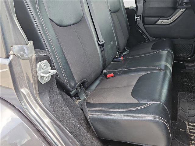 Used 2018 Jeep Wrangler Unlimited Sport image 12
