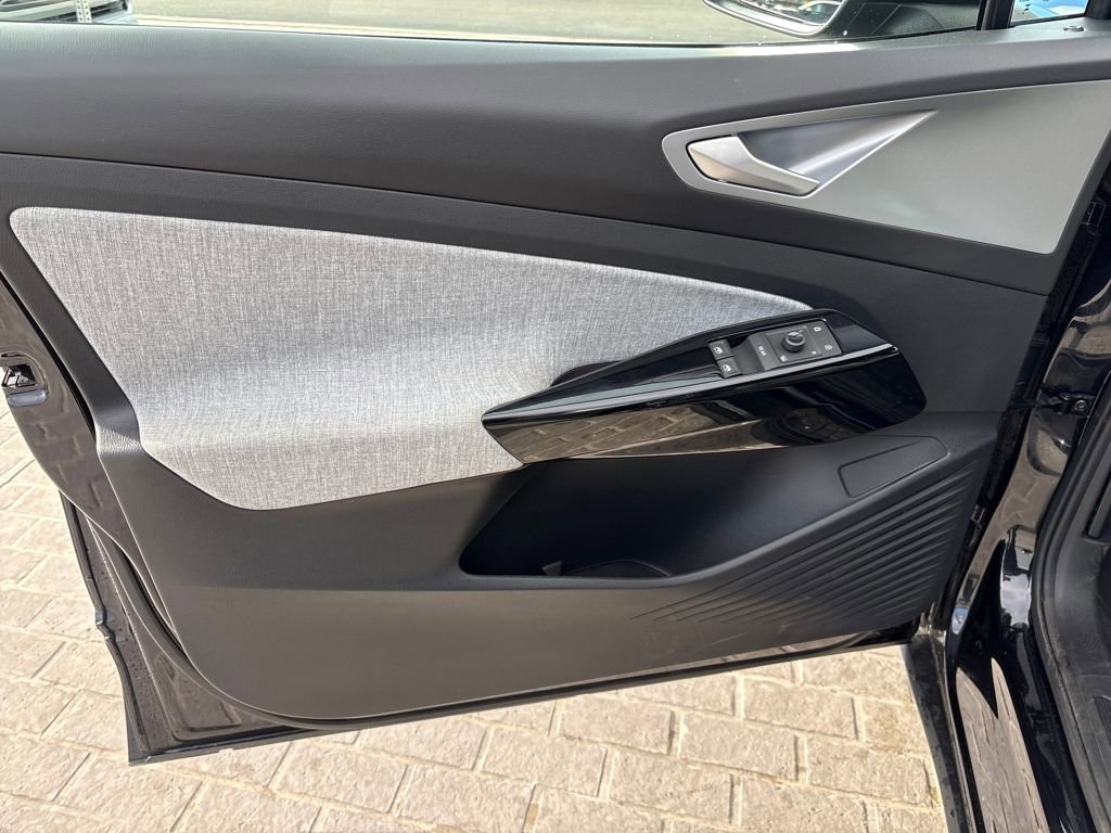 Certified 2023 Volkswagen ID.4 Pro image 12