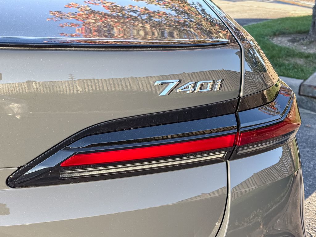 New 2026 BMW 740i xDrive w/ Premium Package image 6