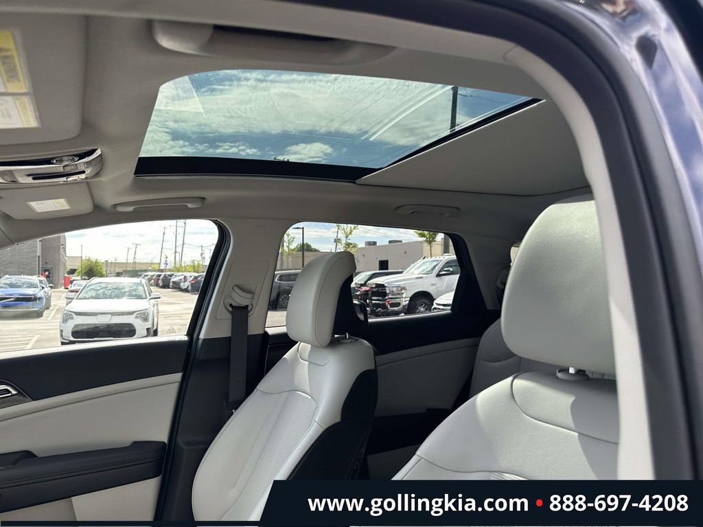 Certified 2026 Kia Sportage EX w/ EX Panorama Roof Package FWD image 18