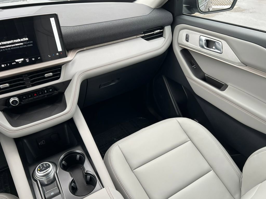 Used 2026 Ford Explorer Active w/ Active Comfort Package image 32