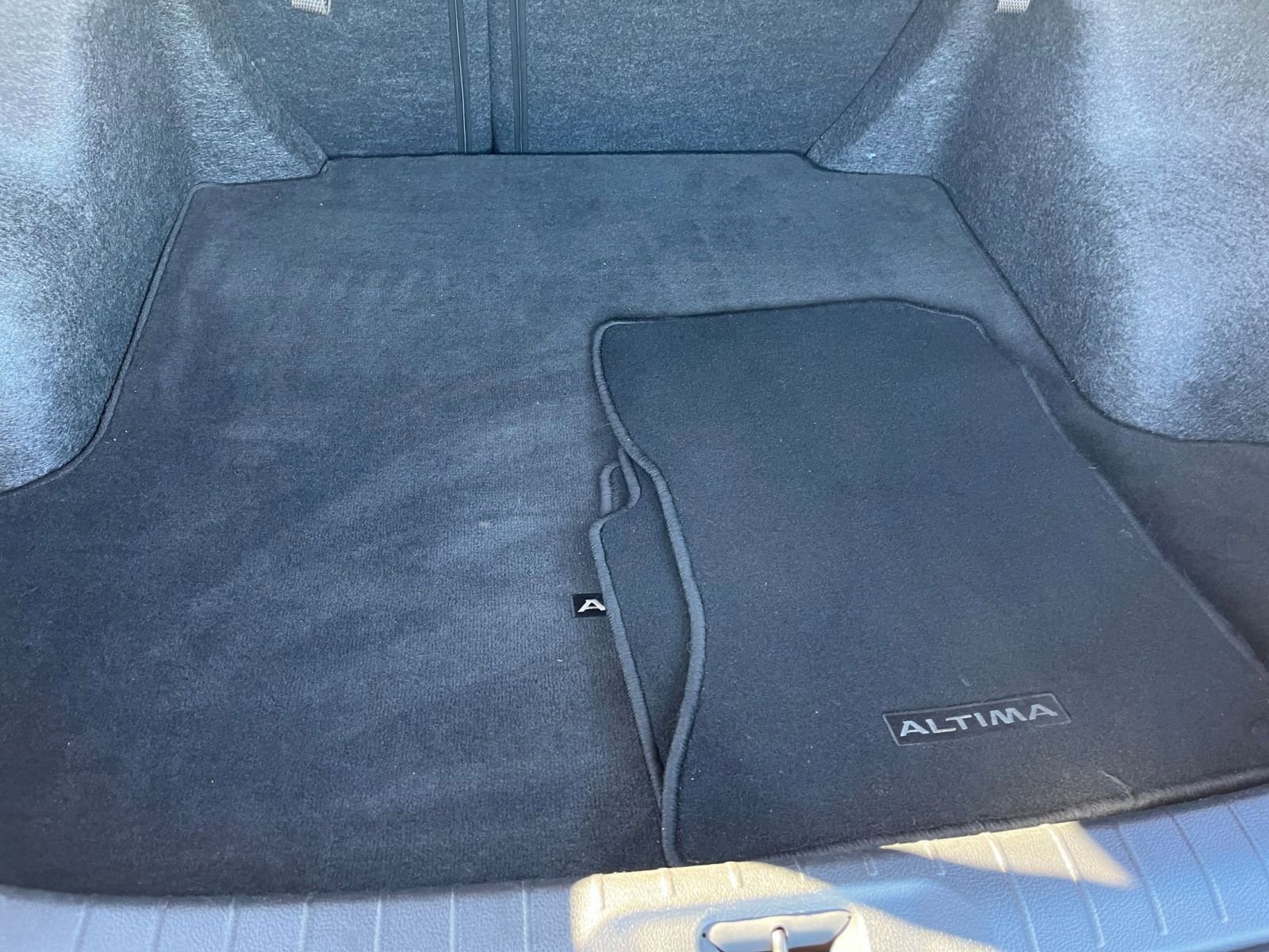 Used 2024 Nissan Altima 2.5 SV image 32