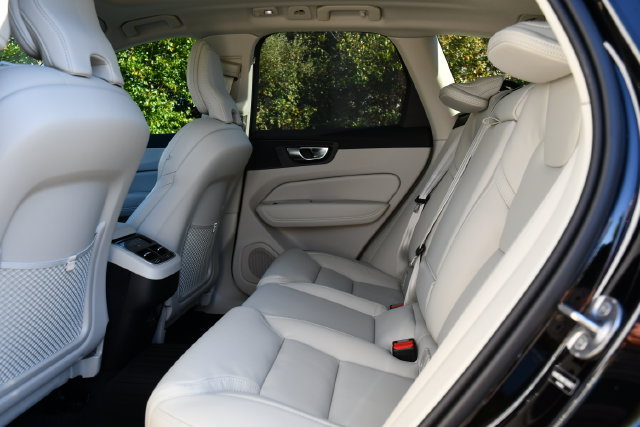 New 2027 Volvo XC60 B5 Ultra AWD/4WD image 17