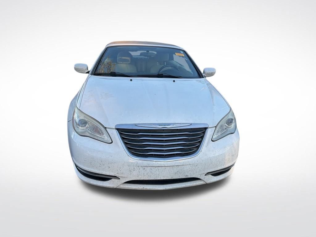 Used 2012 Chrysler 200 Touring image 3