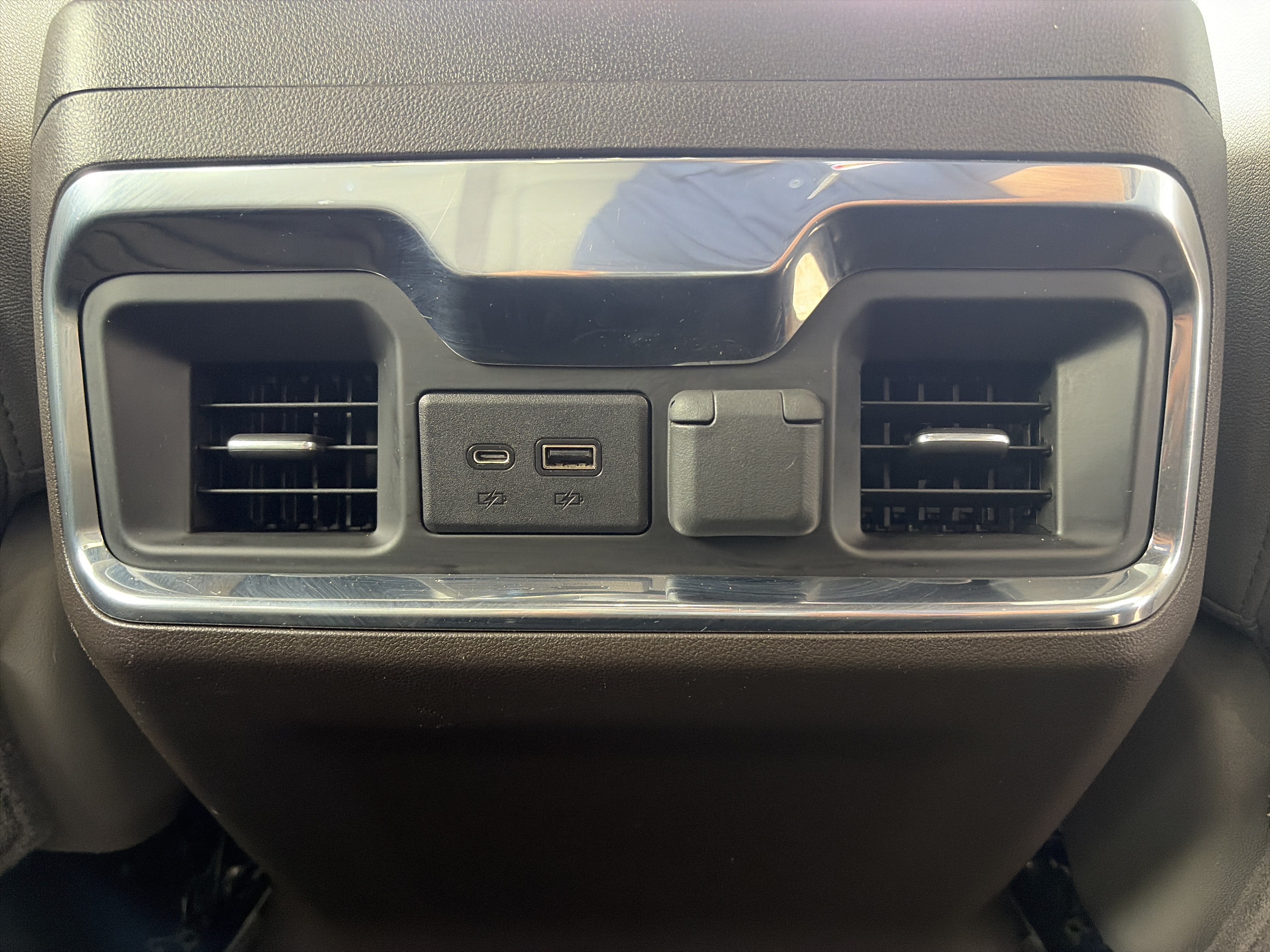 Used 2022 Chevrolet Silverado 1500 LTZ AWD/4WD image 13