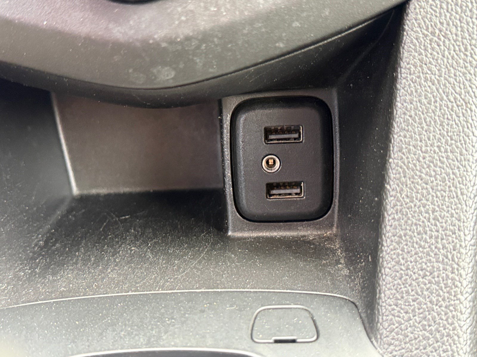 Used 2020 Chevrolet Sonic LT FWD image 29