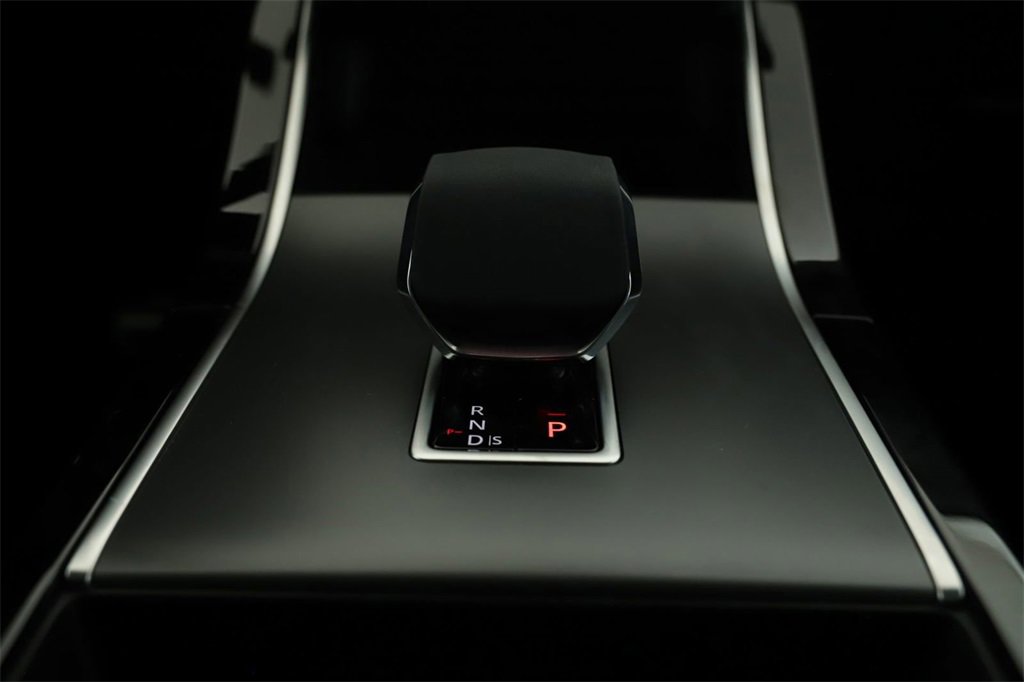 New 2024 Land Rover Range Rover Evoque Dynamic SE image 15