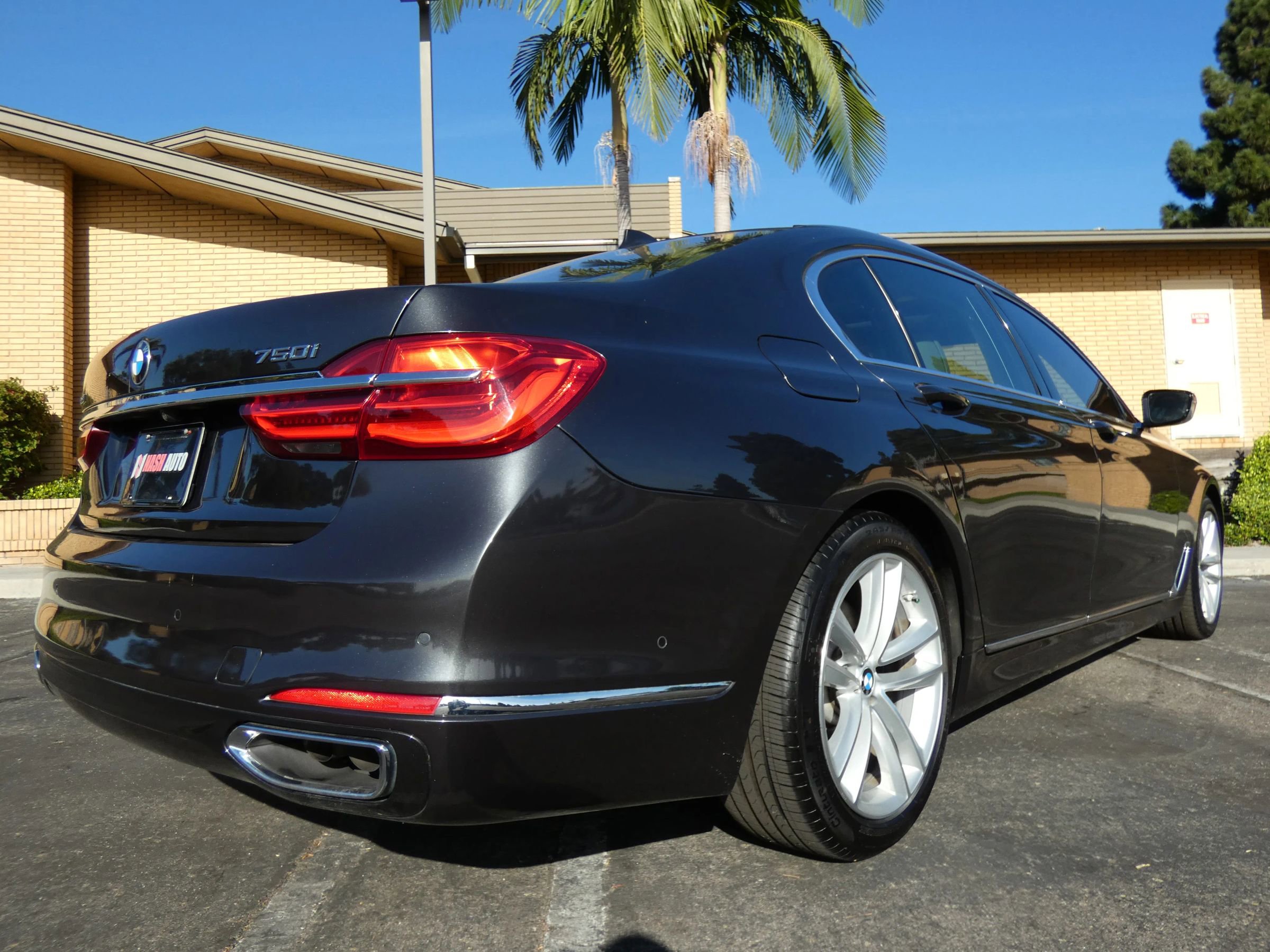 Used 2016 BMW 750i xDrive image 8