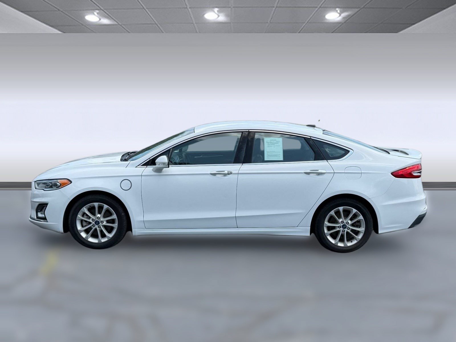 Used 2019 Ford Fusion Energi Titanium FWD image 2