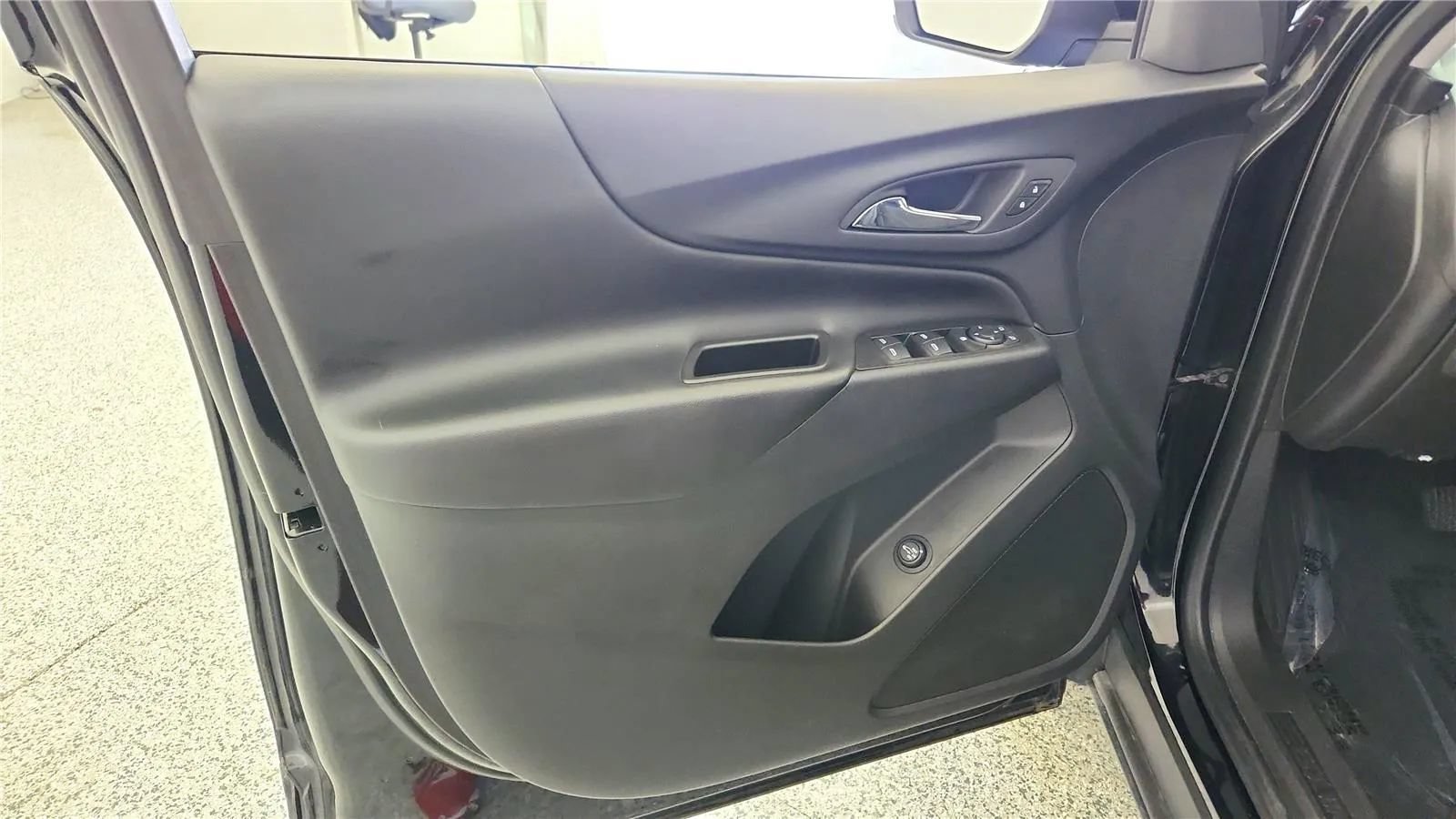 Used 2023 Chevrolet Equinox LT FWD image 31