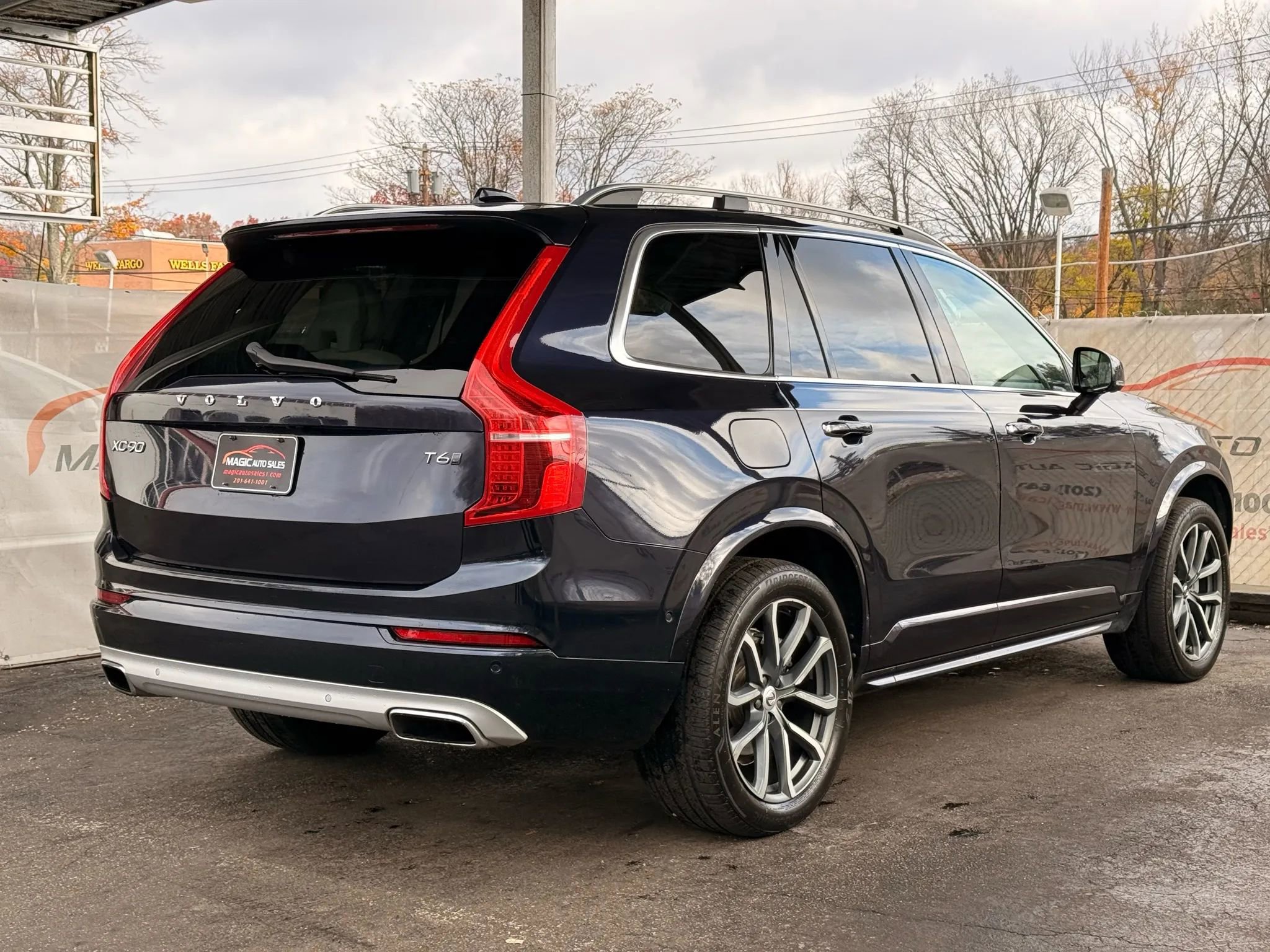 Used 2017 Volvo XC90 T6 Momentum w/ Vision Package image 9