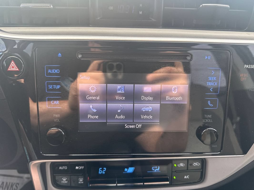 Used 2017 Toyota Corolla LE FWD image 32