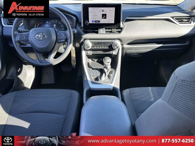 Used 2024 Toyota RAV4 LE AWD/4WD image 18