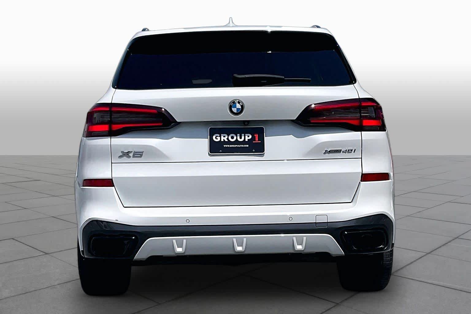 Used 2021 BMW X5 xDrive40i w/ M Sport Package AWD/4WD image 4