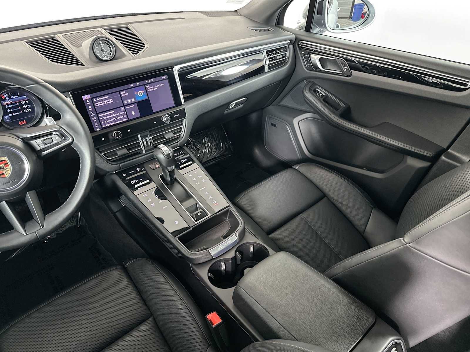 Certified 2025 Porsche Macan image 22