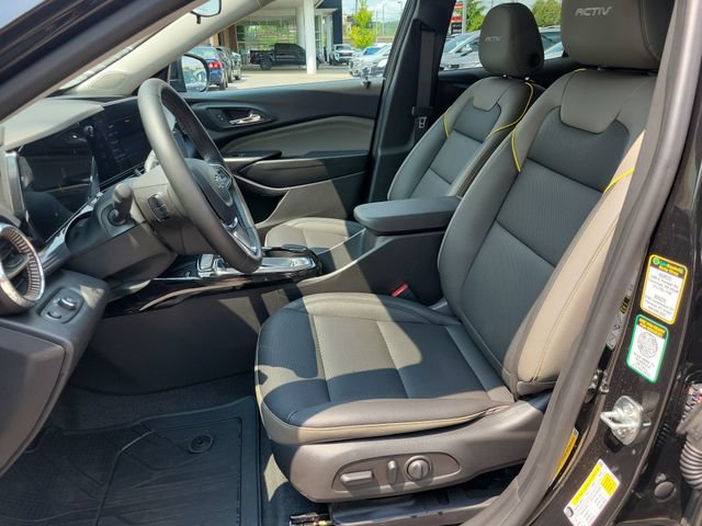 Used 2025 Chevrolet Trax ACTIV w/ Sunroof Package FWD image 12