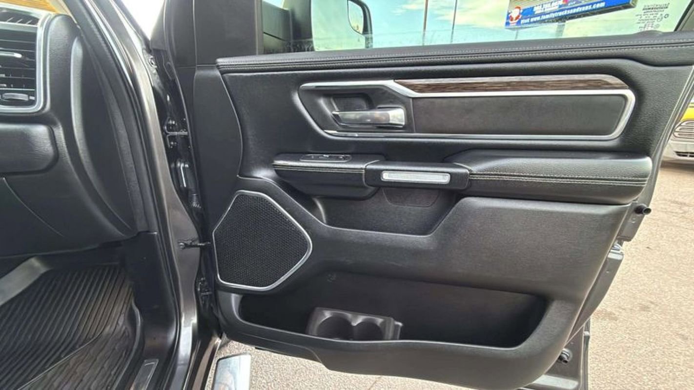 Used 2019 RAM 1500 Laramie image 18