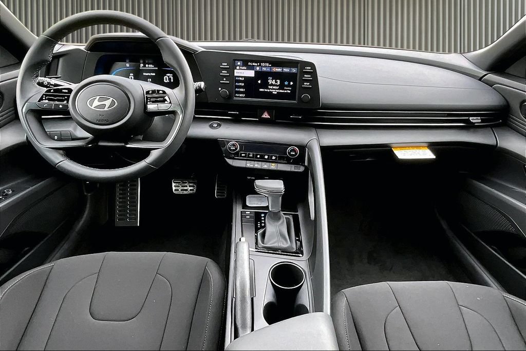 New 2026 Hyundai Elantra SEL Sport FWD image 6