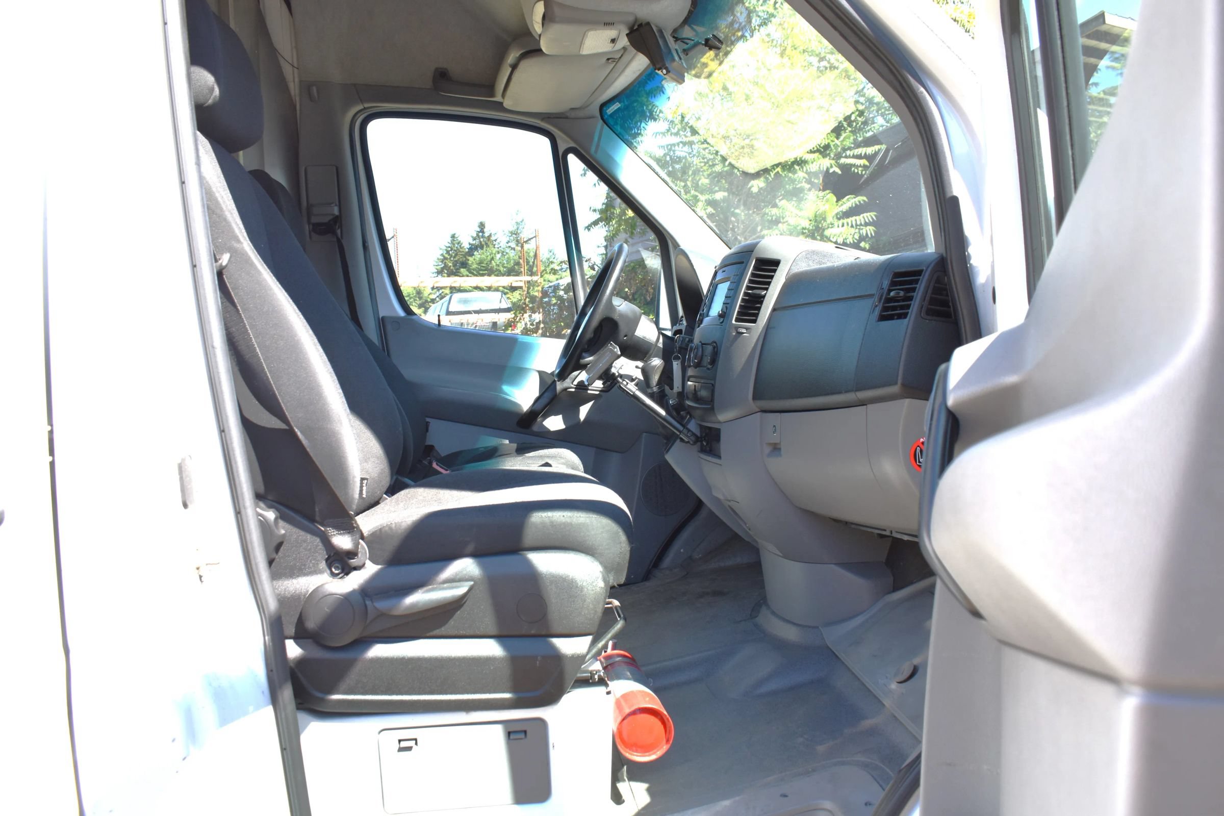 Used 2017 Freightliner Sprinter 2500 RWD image 9