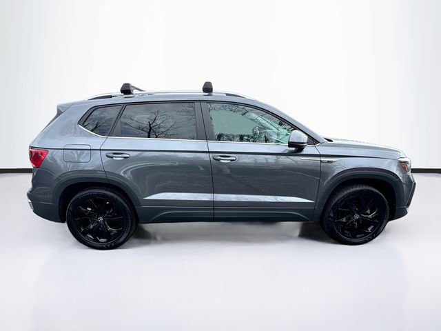 Used 2022 Volkswagen Taos SE FWD image 9