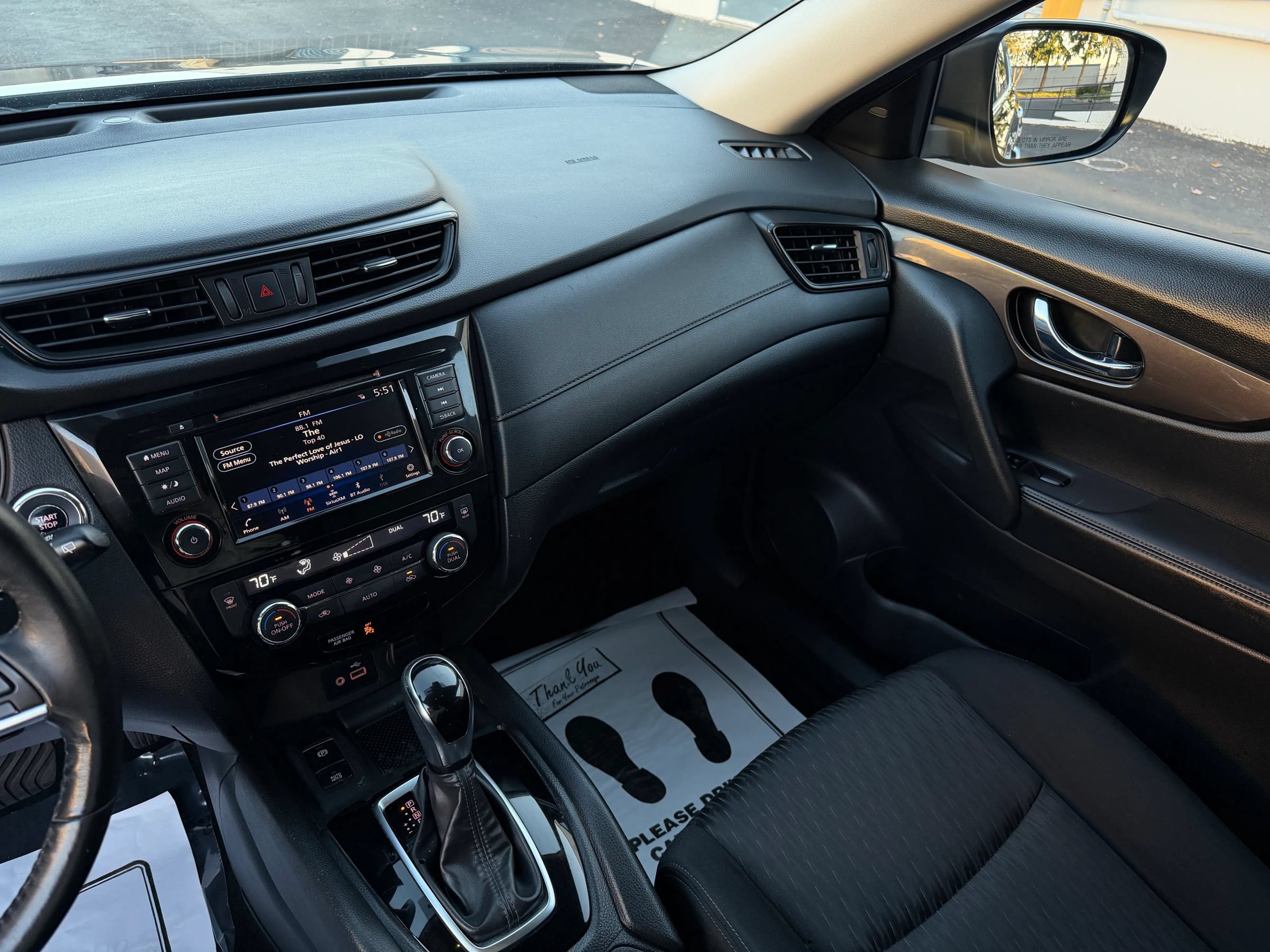 Used 2019 Nissan Rogue SV w/ Premium Package AWD/4WD image 12