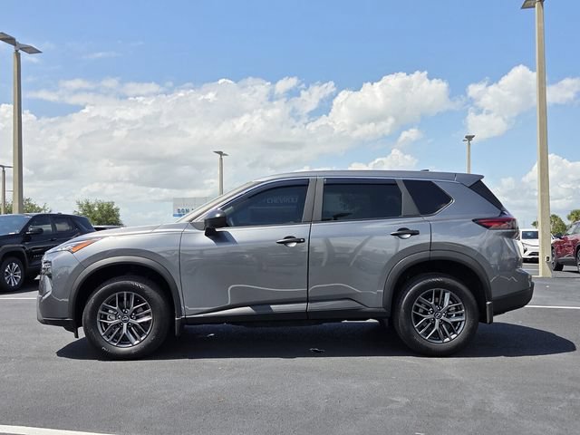 Used 2026 Nissan Rogue S FWD image 3