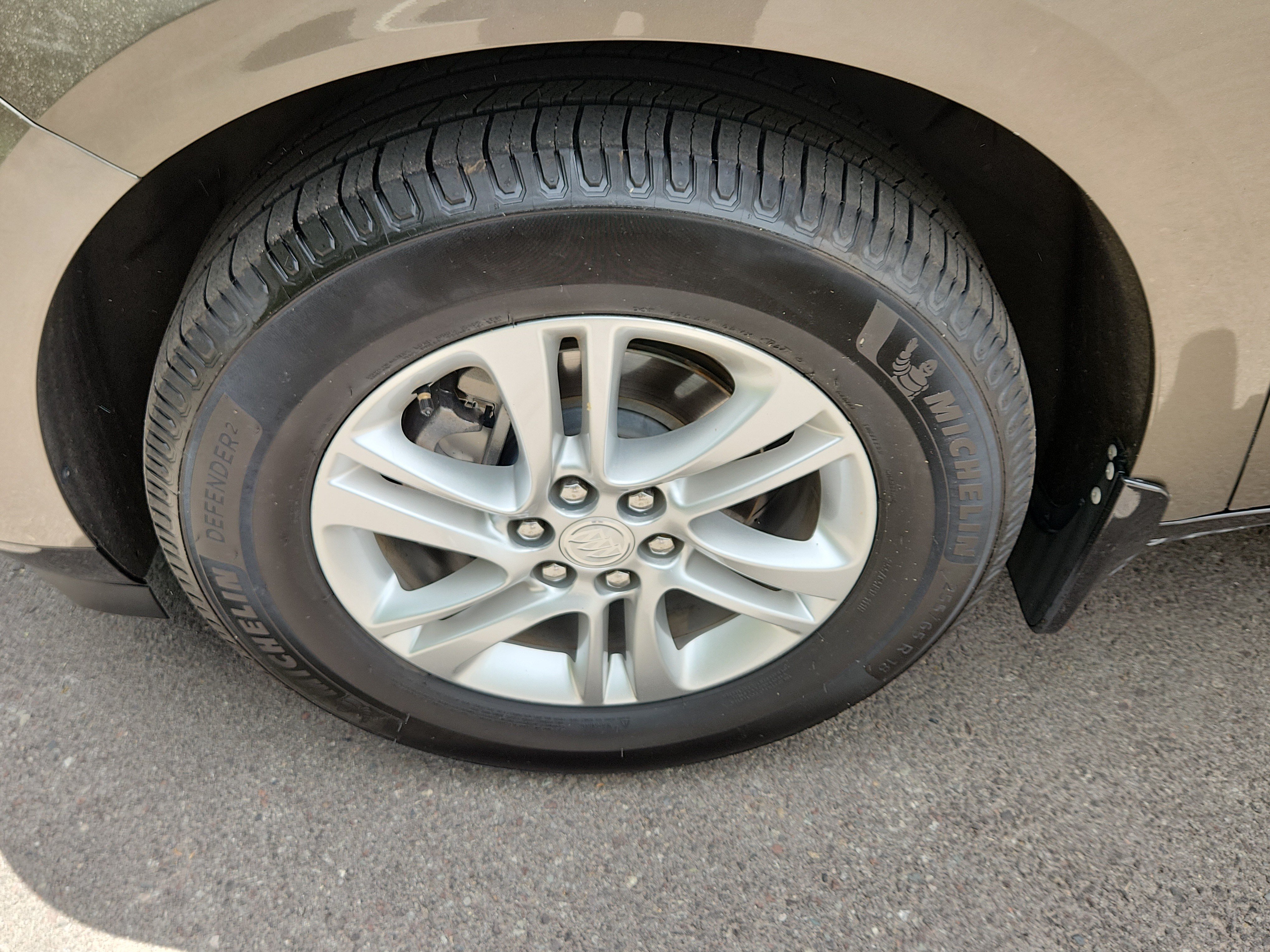 Used 2020 Buick Enclave Essence w/ LPO, Floor Liner Package AWD/4WD image 17