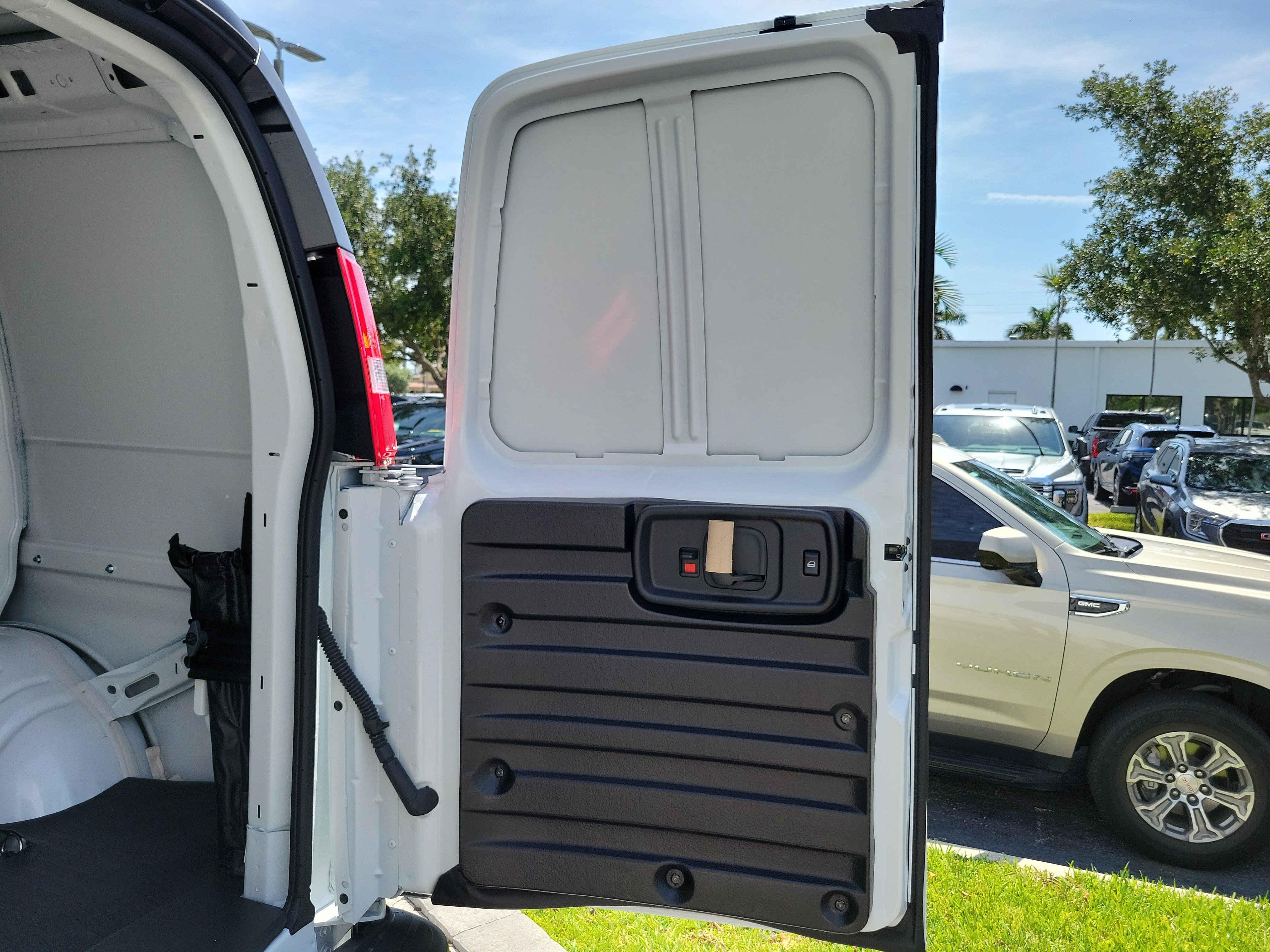 New 2026 GMC Savana 2500 w/ Safety Package RWD image 10