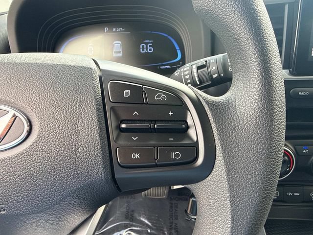 Used 2025 Hyundai Venue SE FWD image 29