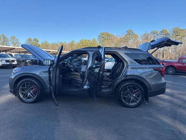 Certified 2025 Ford Explorer ST w/ Sun And Sound Package image 27