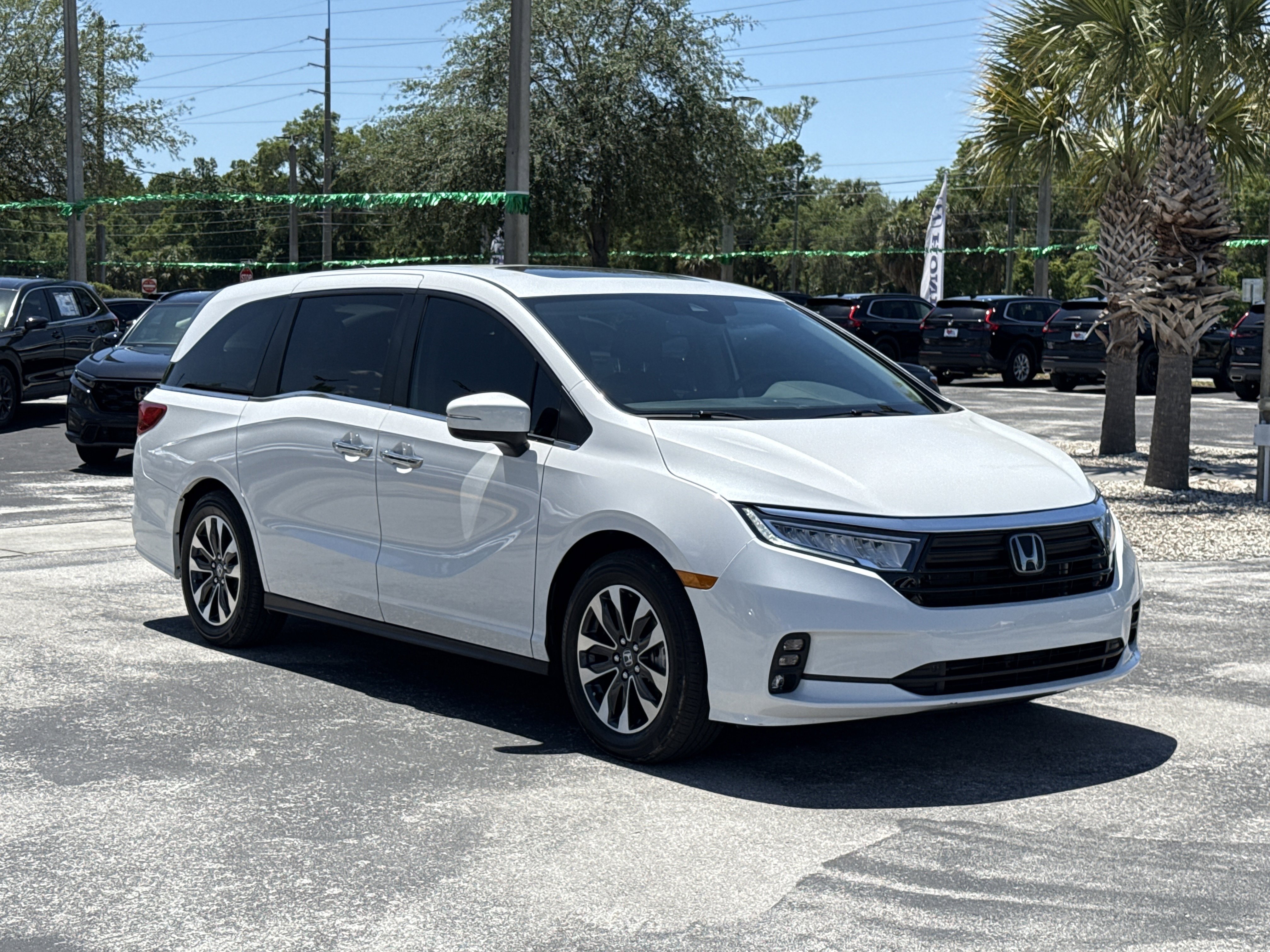 Certified 2024 Honda Odyssey EX-L image 2