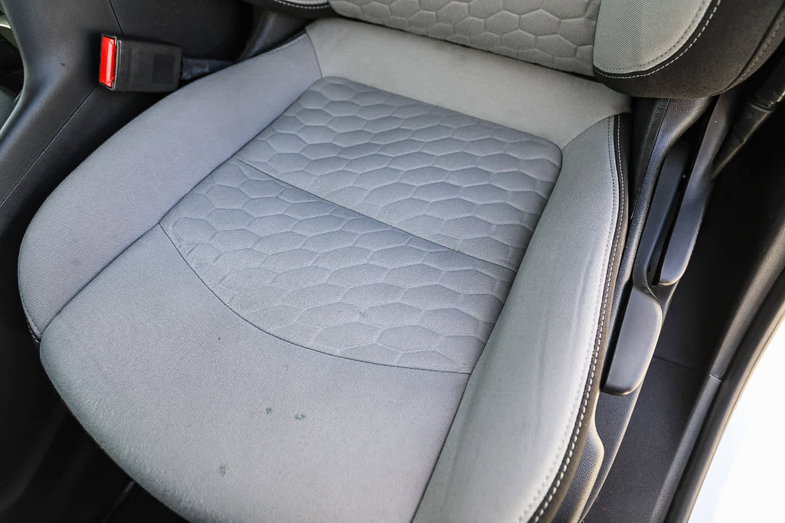 Used 2021 Chevrolet Equinox LS image 24