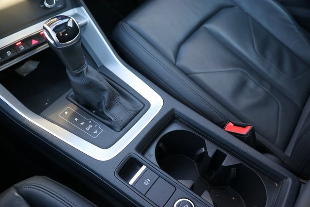 Used 2025 Audi Q3 2.0T Premium image 24