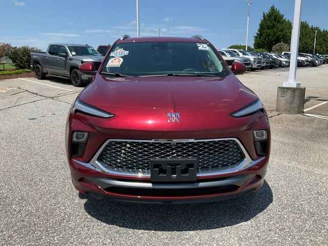 Used 2025 Buick Encore GX Avenir w/ Avenir Technology Package AWD/4WD image 2
