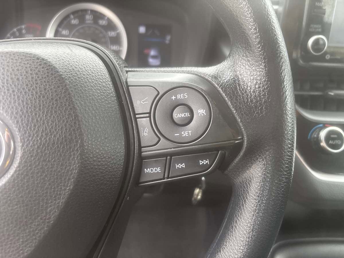 Used 2022 Toyota Corolla LE image 14