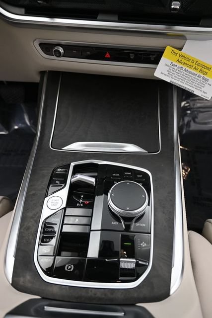 New 2026 BMW X7 xDrive40i AWD/4WD image 16