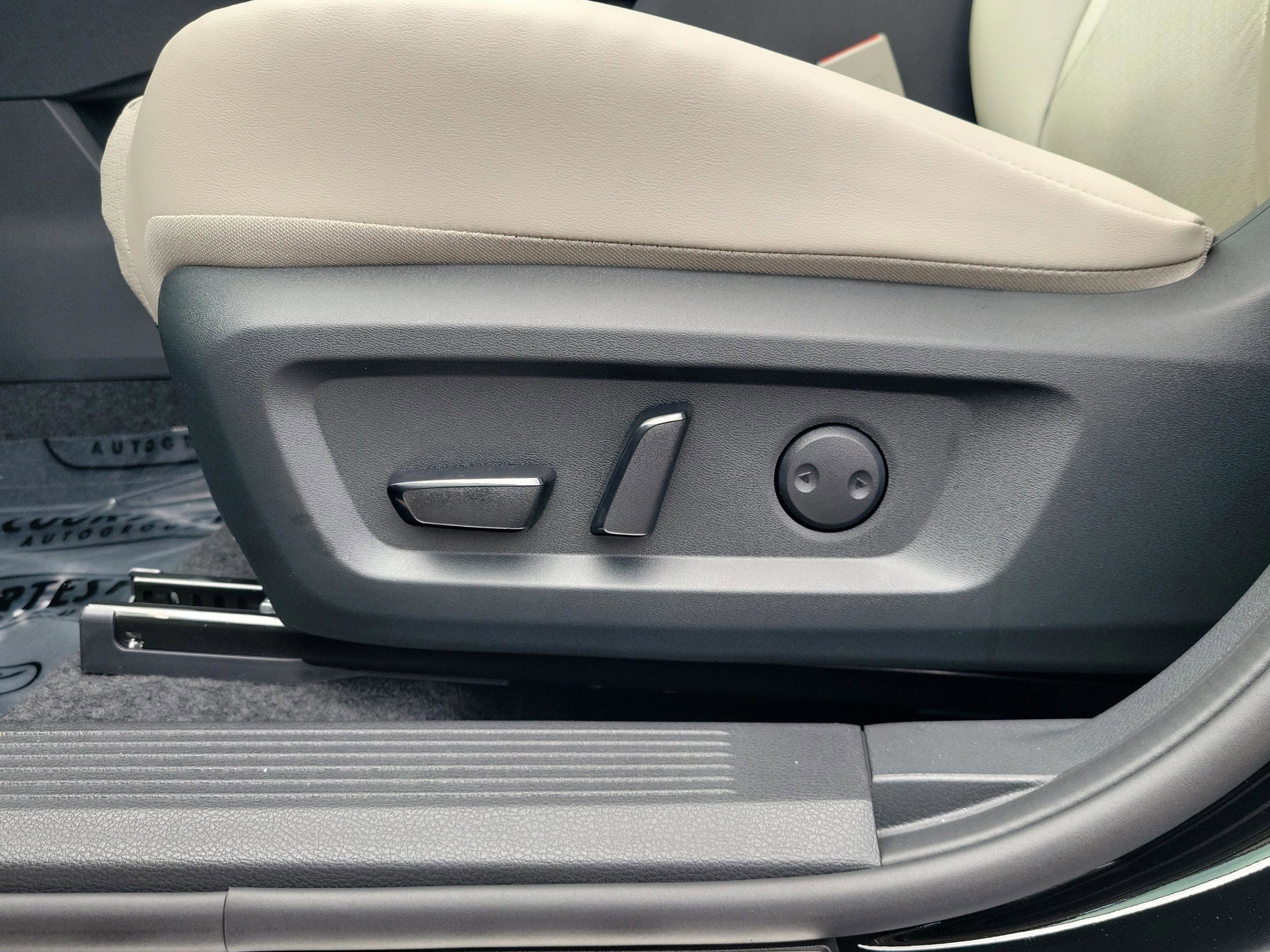 New 2026 Nissan Rogue SV FWD image 15