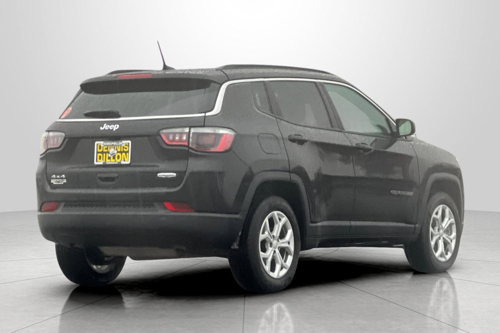 Used 2024 Jeep Compass Latitude image 5