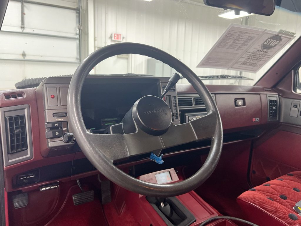 Used 1991 Chevrolet S10 Pickup 4x4 Extended Cab image 10