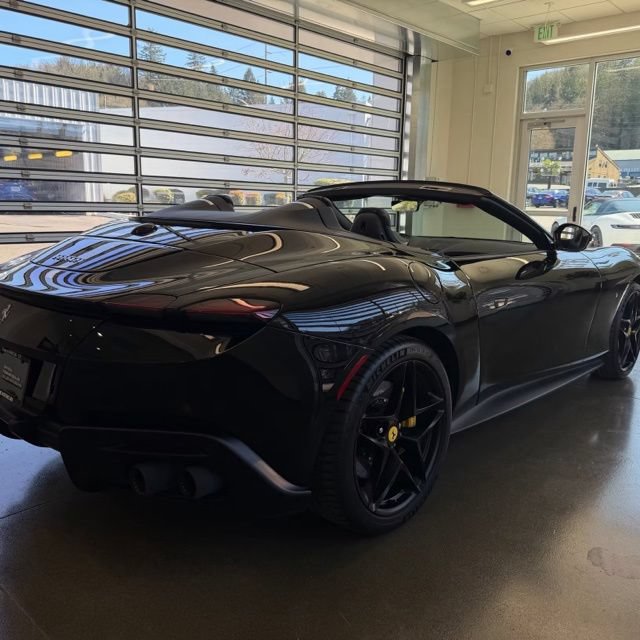 Used 2025 Ferrari Roma Spider RWD image 6
