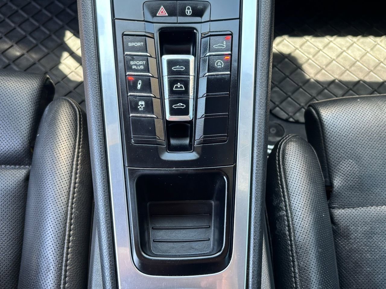 Used 2014 Porsche 911 Carrera 4S AWD/4WD image 25