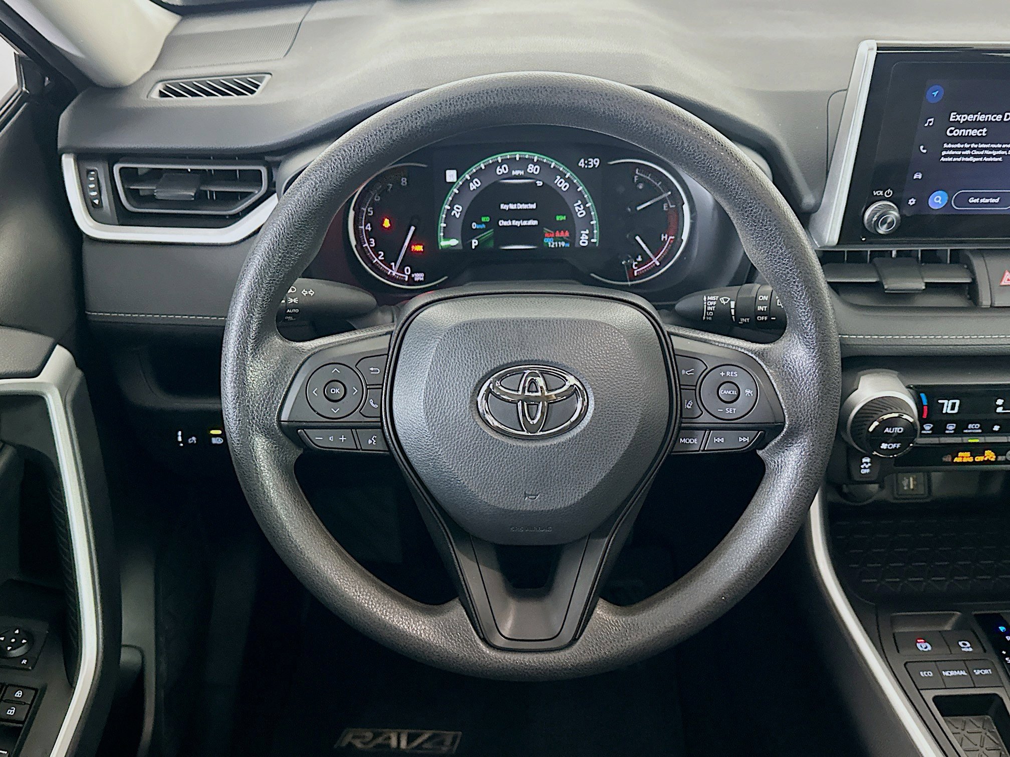 Used 2025 Toyota RAV4 XLE image 18