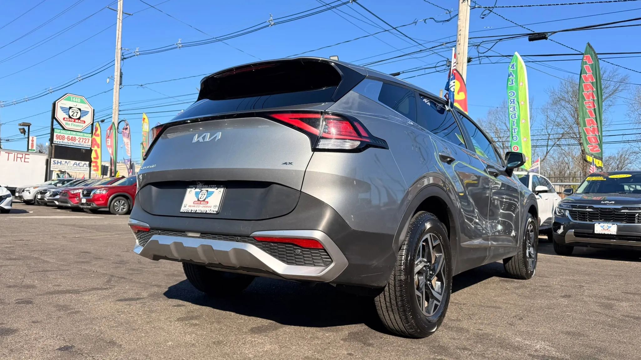 Used 2024 Kia Sportage LX image 9
