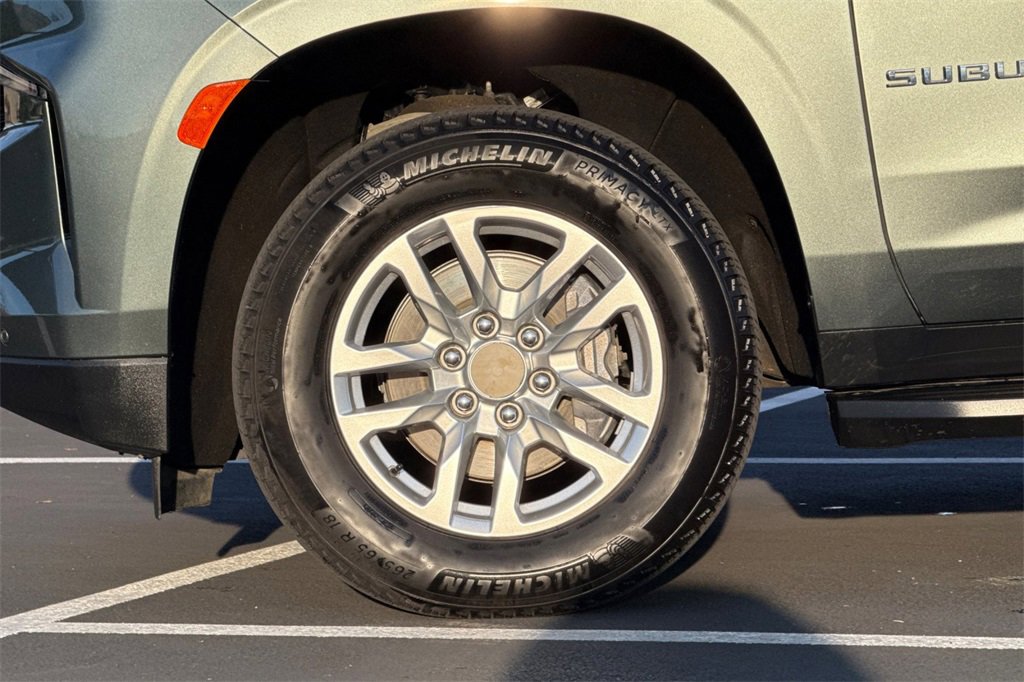 Used 2024 Chevrolet Suburban LT image 14